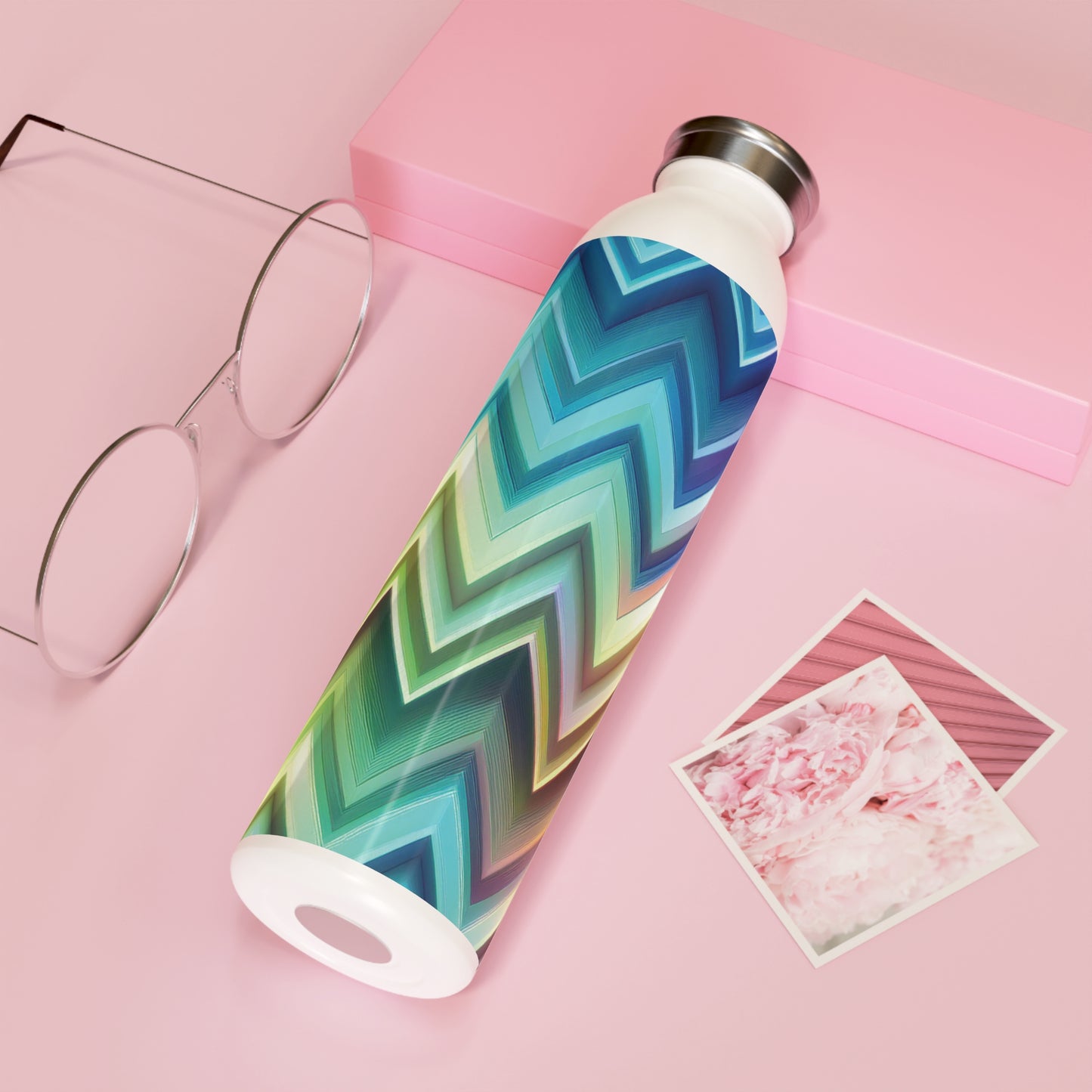 Vibrant Slim Water Bottle - Colorful Design for Active Lifestyles, 20oz